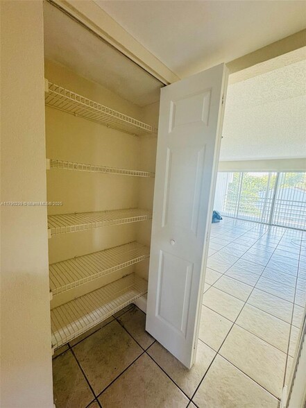 Building Photo - 4215 N University Dr