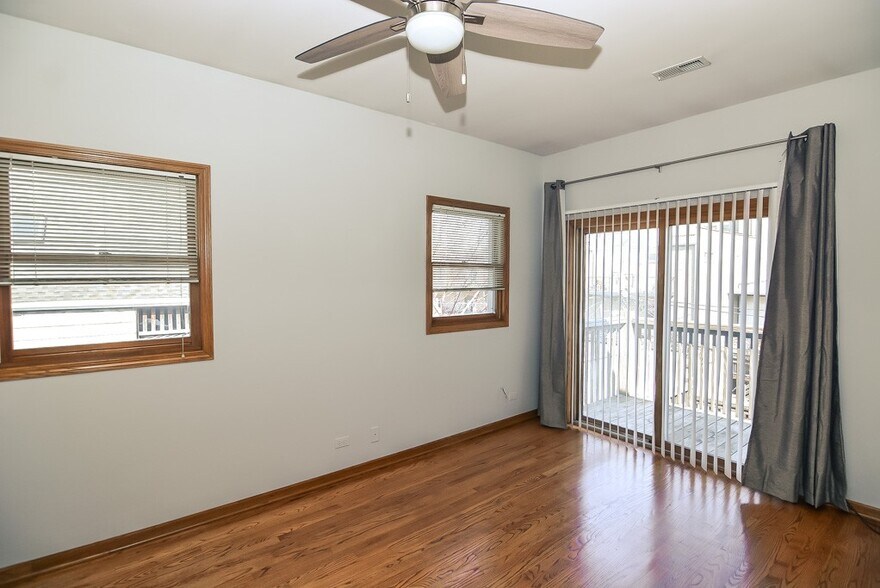 Building Photo - 3721 N Janssen Ave