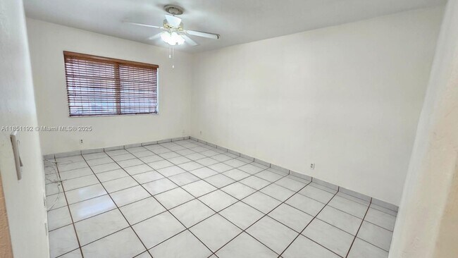 Building Photo - 13715 Kendale Lakes Cir
