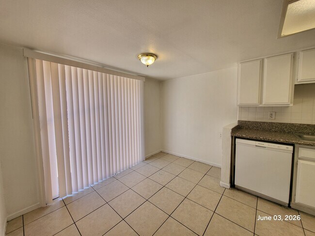 Building Photo - 4456 Buena Vista Dr