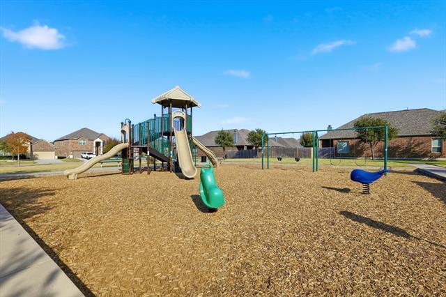 Building Photo - 15801 Weymouth Dr