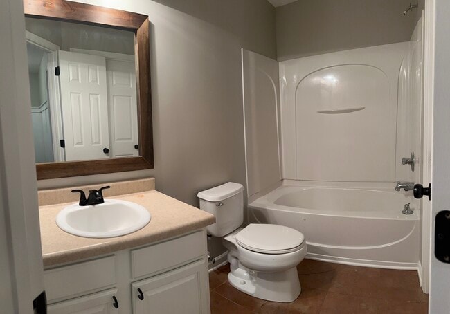 Building Photo - Charming 2-Bedroom Townhome in 'The Commons', Hanahan, S.C.