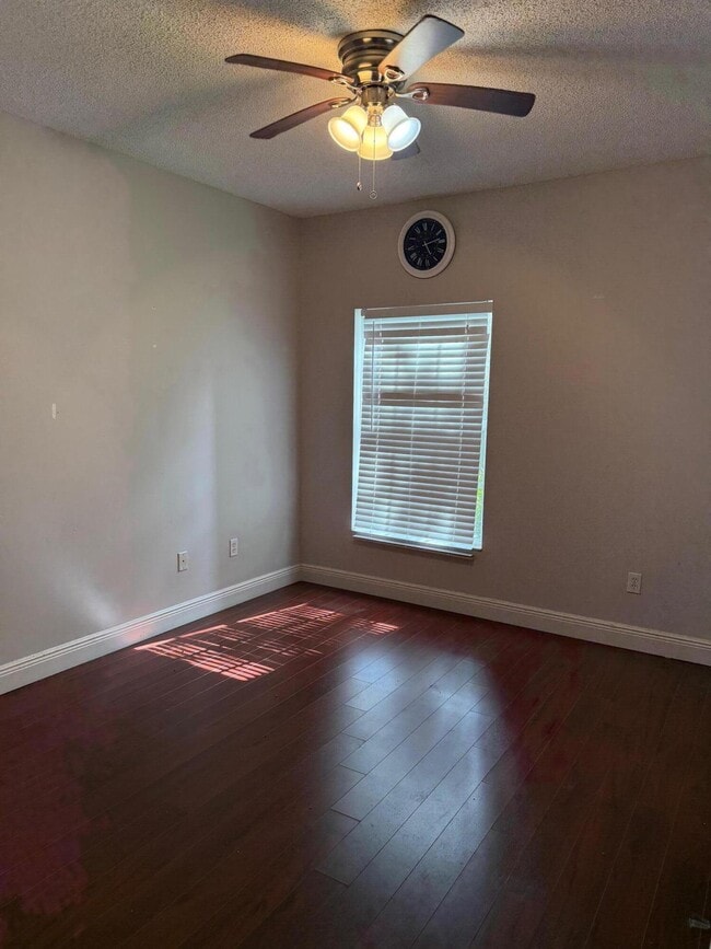Building Photo - 10276 Fox Trail Rd S