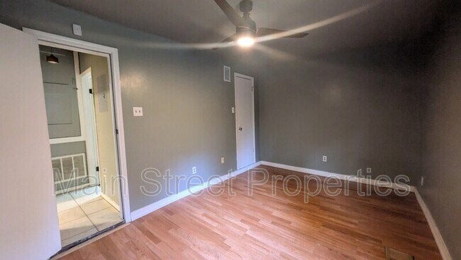 Building Photo - 1014 W Gregory St