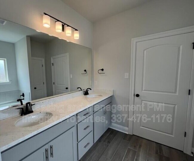 Building Photo - 26063 Purdy Ave