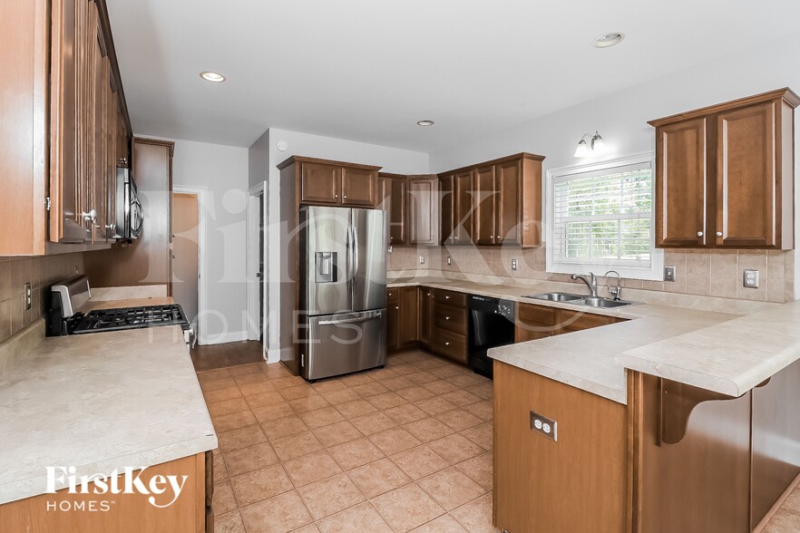 Building Photo - 461 Bentonville Ln