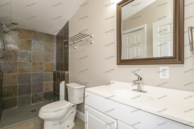 Building Photo - 147 El Jon Ln.