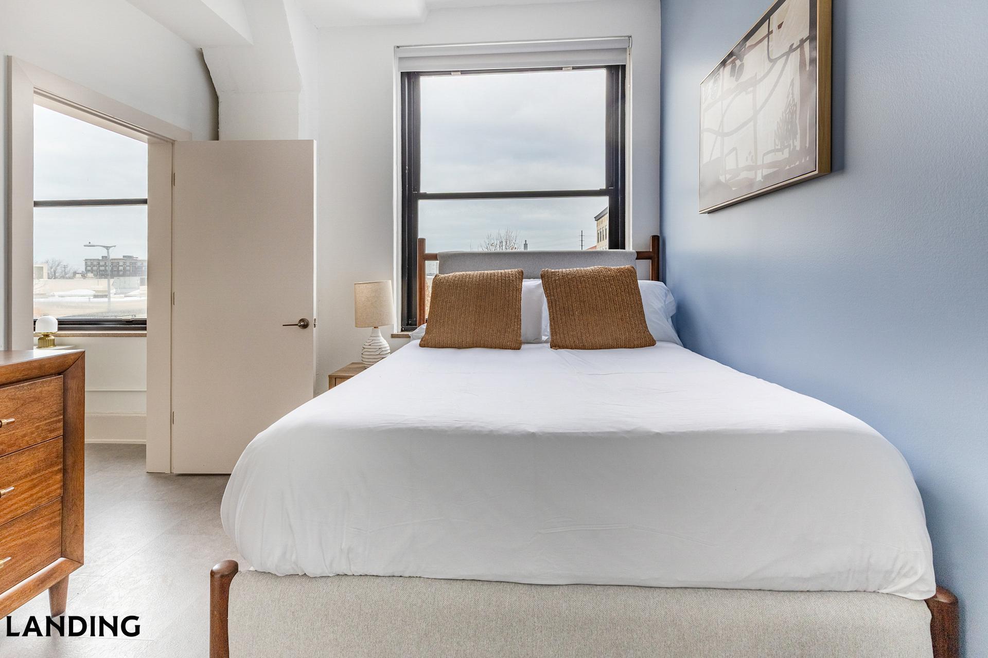 Building Photo - 5000 Euclid Ave