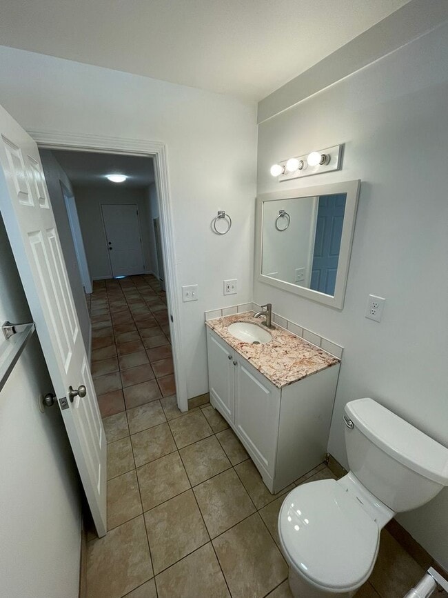 Building Photo - 5 Bedroom 2 Bathroom Apartment in Goleta