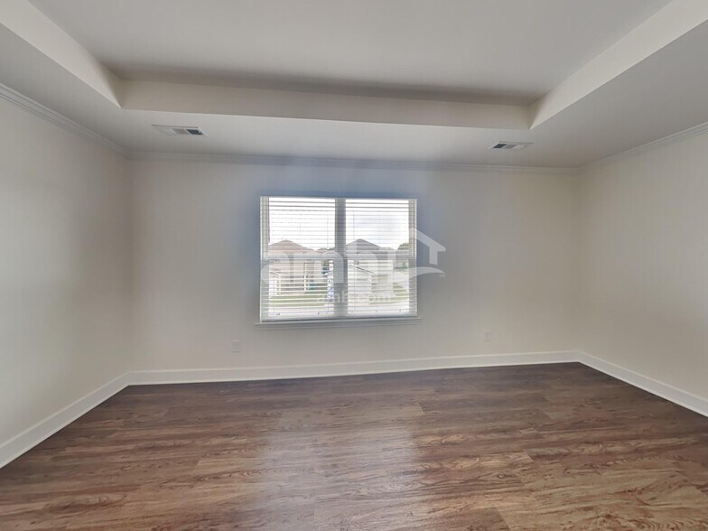 Building Photo - 5298 Lake Maxwell Dr