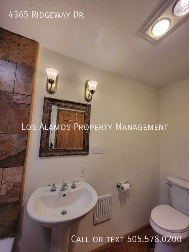 Building Photo - 4365 Ridgeway Dr