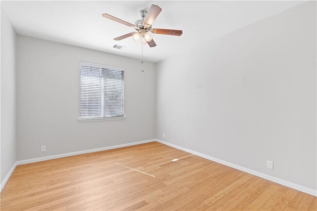 Building Photo - 4036 Barlow Dr