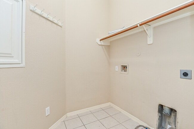 Building Photo - 719 Levi Bend