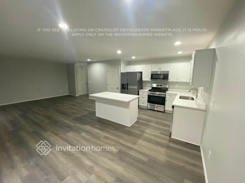 Building Photo - 7077 Flute St SE