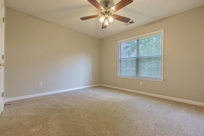 Building Photo - 4375 Big Horn Dr S