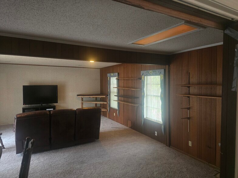 Building Photo - 3251 W Woodlawn Ave