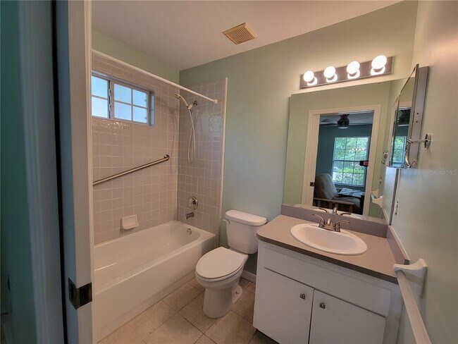 Building Photo - 2070 SW 42nd Ln