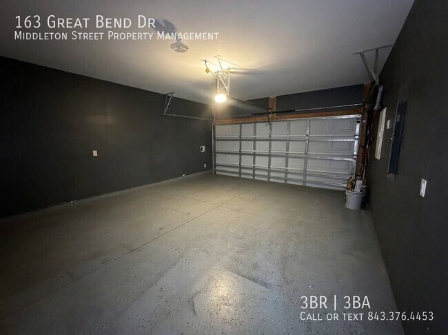 Building Photo - 163 Great Bend Dr