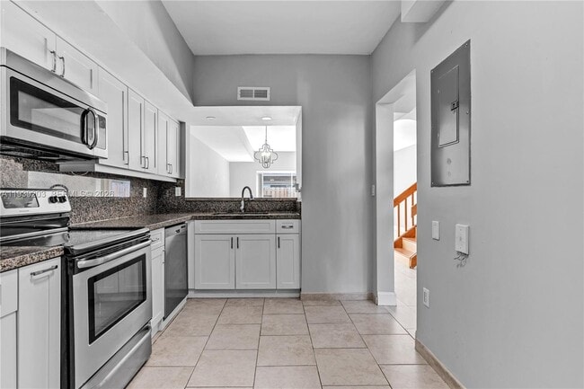 Building Photo - 11824 SW 99th St