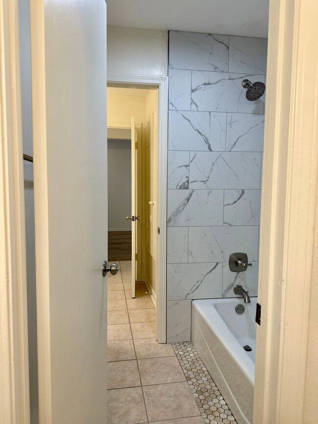 Building Photo - 402 Fawn Trail