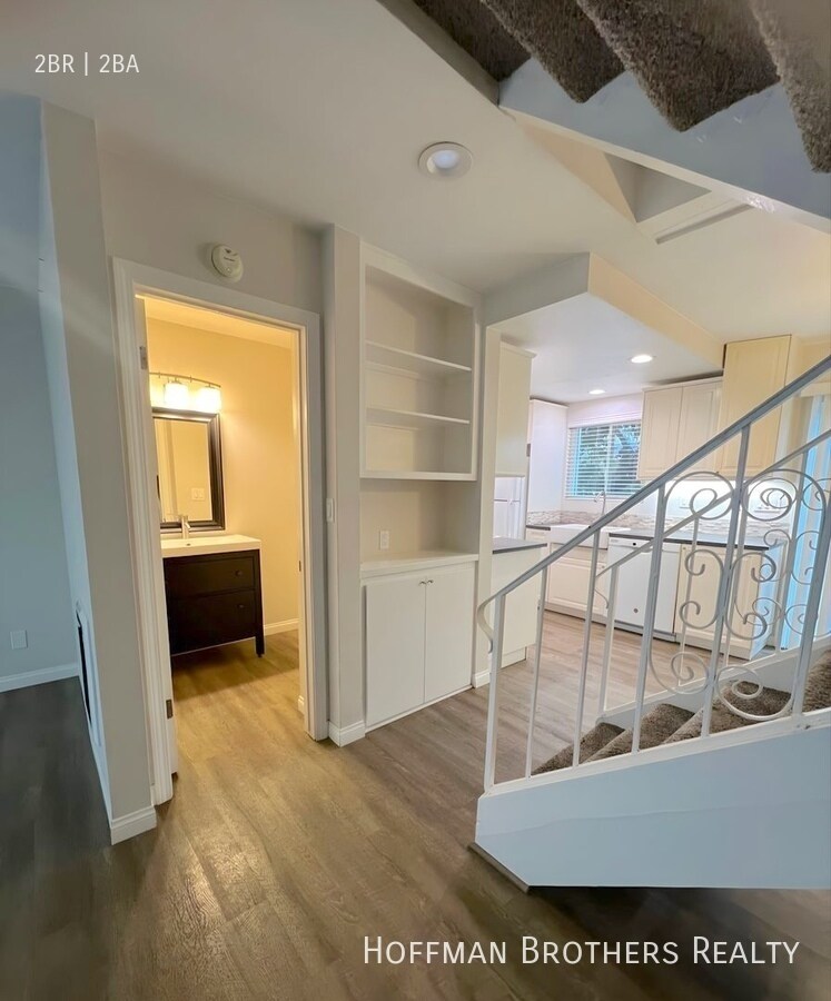 Building Photo - 2422 Graham Ave