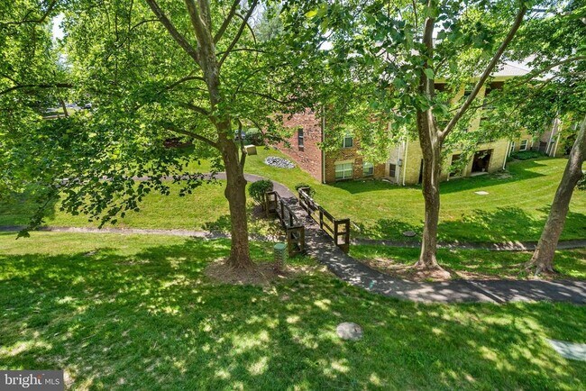 Building Photo - 5904 Cove Landing Rd