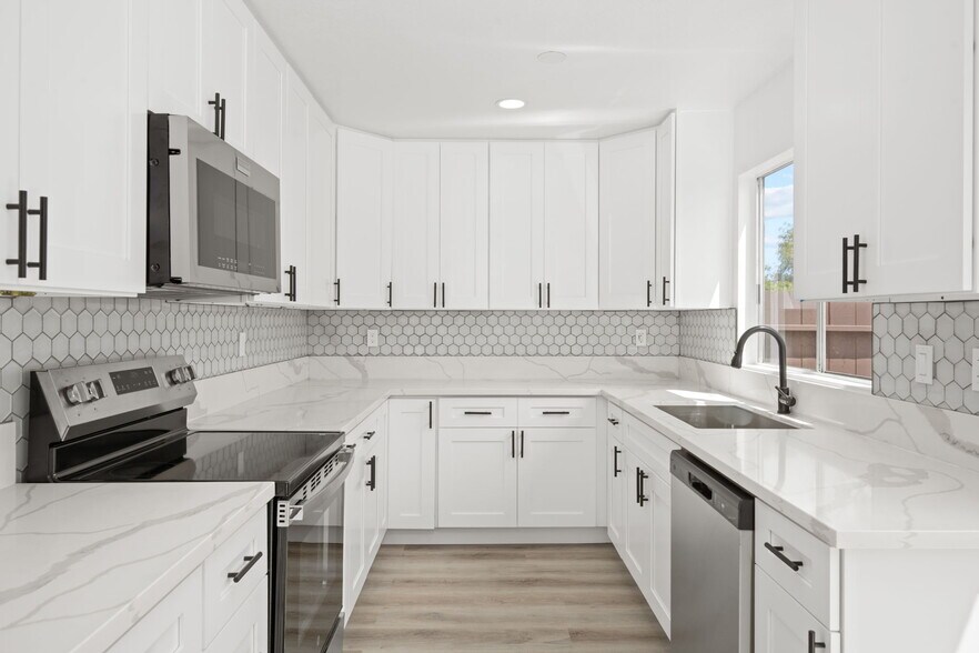 Building Photo - 4301 Serena Ave