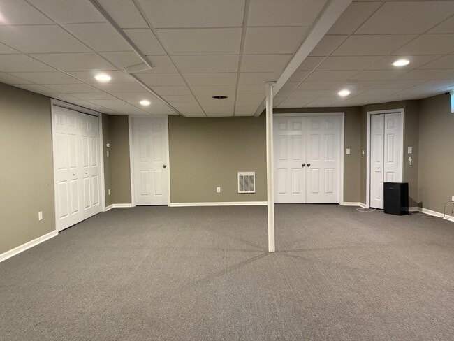 Building Photo - 908 Chestnut Ln