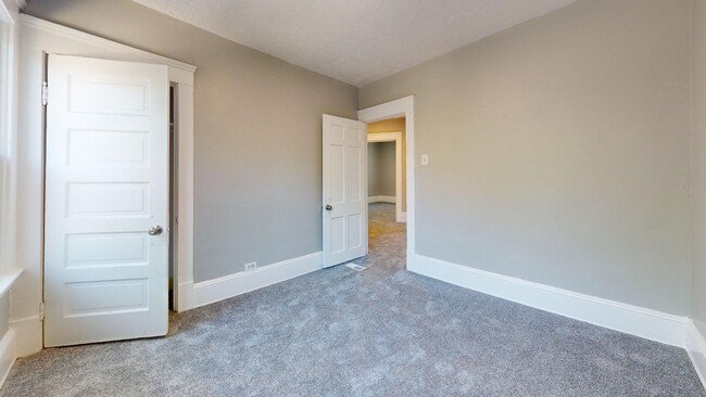 Building Photo - Cudell/West Blvd neighborhood; 4 bedroom/1 bath single family house for rent!
