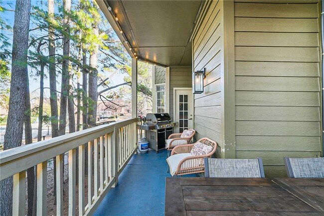 Building Photo - 815 McGill Park Ave NE