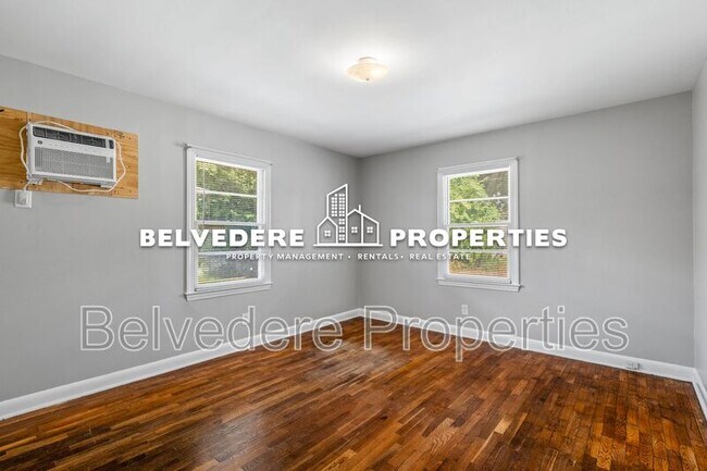 Building Photo - 217 McIver St