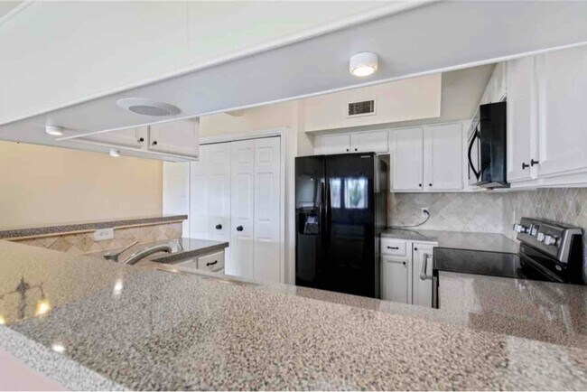 Building Photo - 124 April Point Dr S
