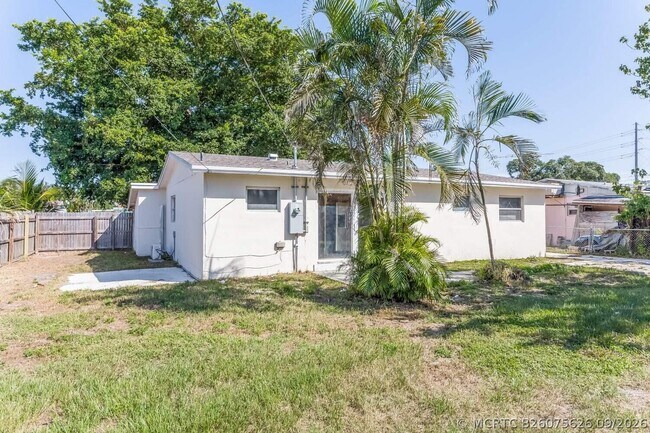 Building Photo - 441 Dionne Dr
