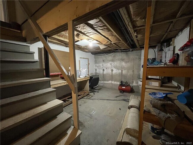 Building Photo - 10 Georgetown Dr