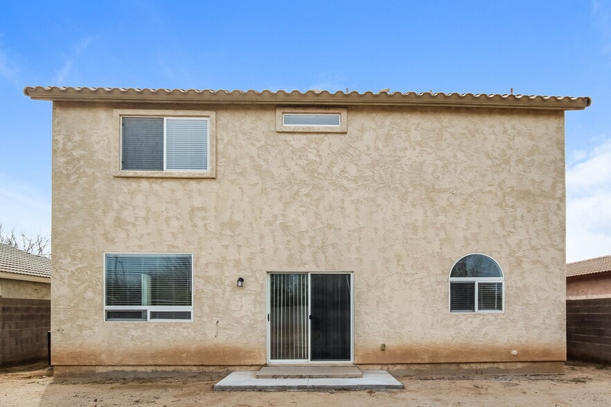 Building Photo - 1626 E Aspen Ave