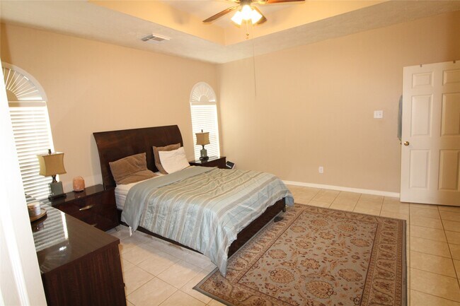 Building Photo - 11406 Oak Lake Vista Ct