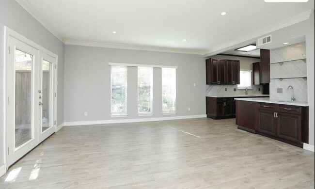 Building Photo - For Lease | 2 Bed, 2 Bath | 1,630 Sq Ft | ...