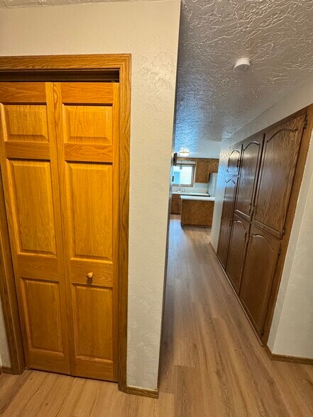 Building Photo - 2412 E Ridge Ter