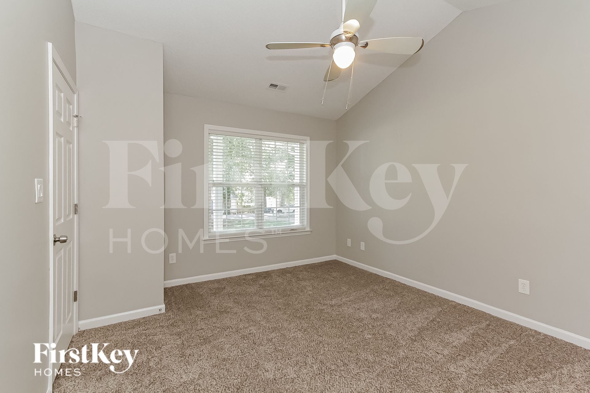 Building Photo - 420 W Henry St