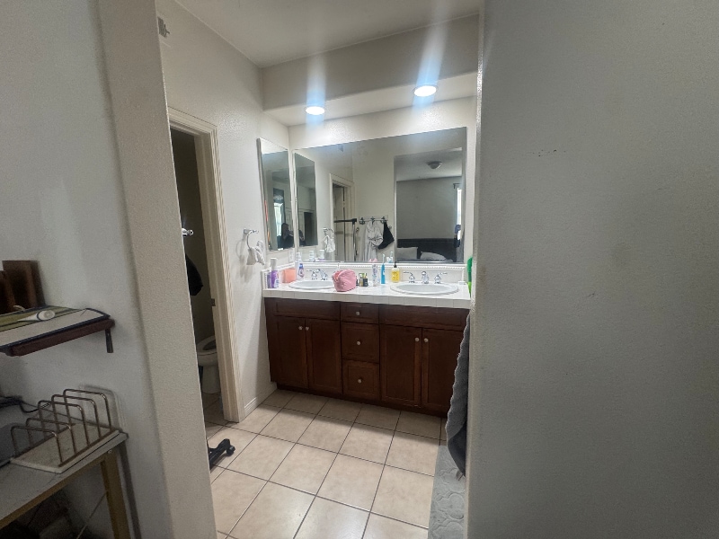 Building Photo - 632 Silk Tree