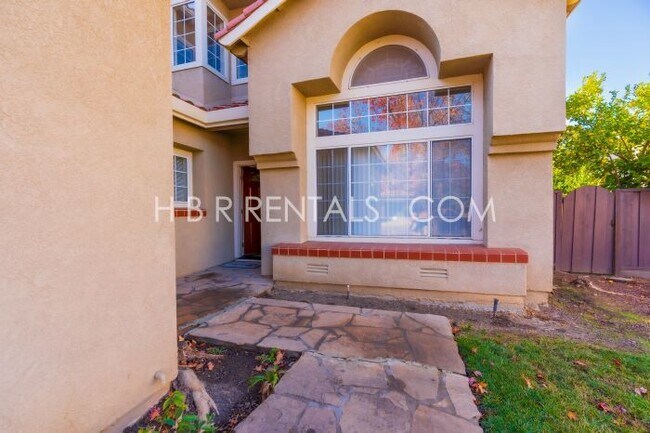 Building Photo - Move in Ready Beautiful 4 Bed Home in Tracy - Full Bed/Bath on 1st floor