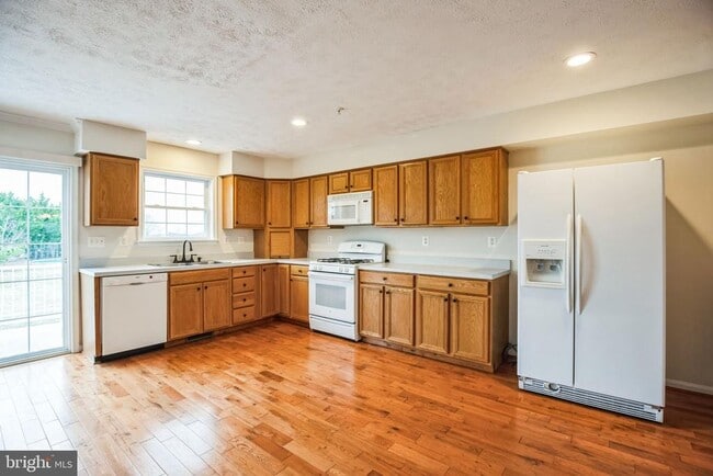 Building Photo - 13477 Stowaway Ct