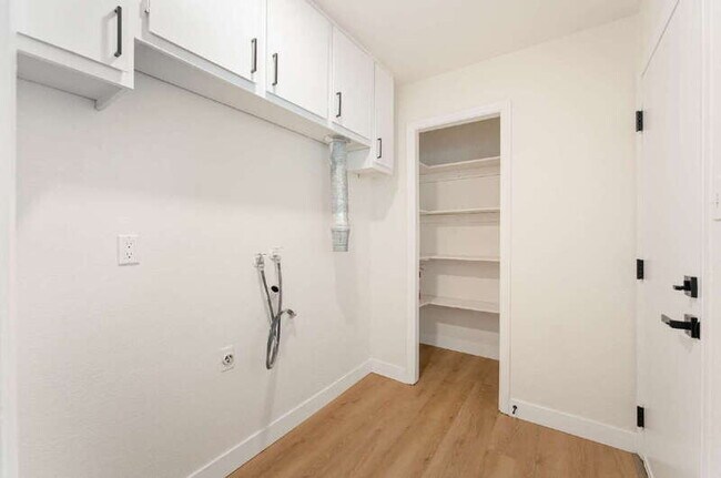 Building Photo - 327 22nd St