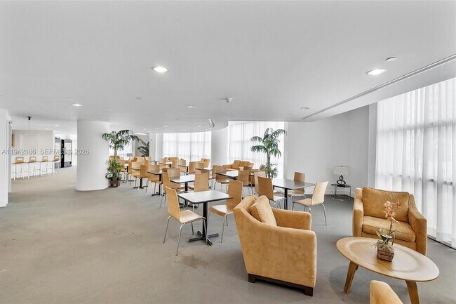 Building Photo - 350 NE 24th St