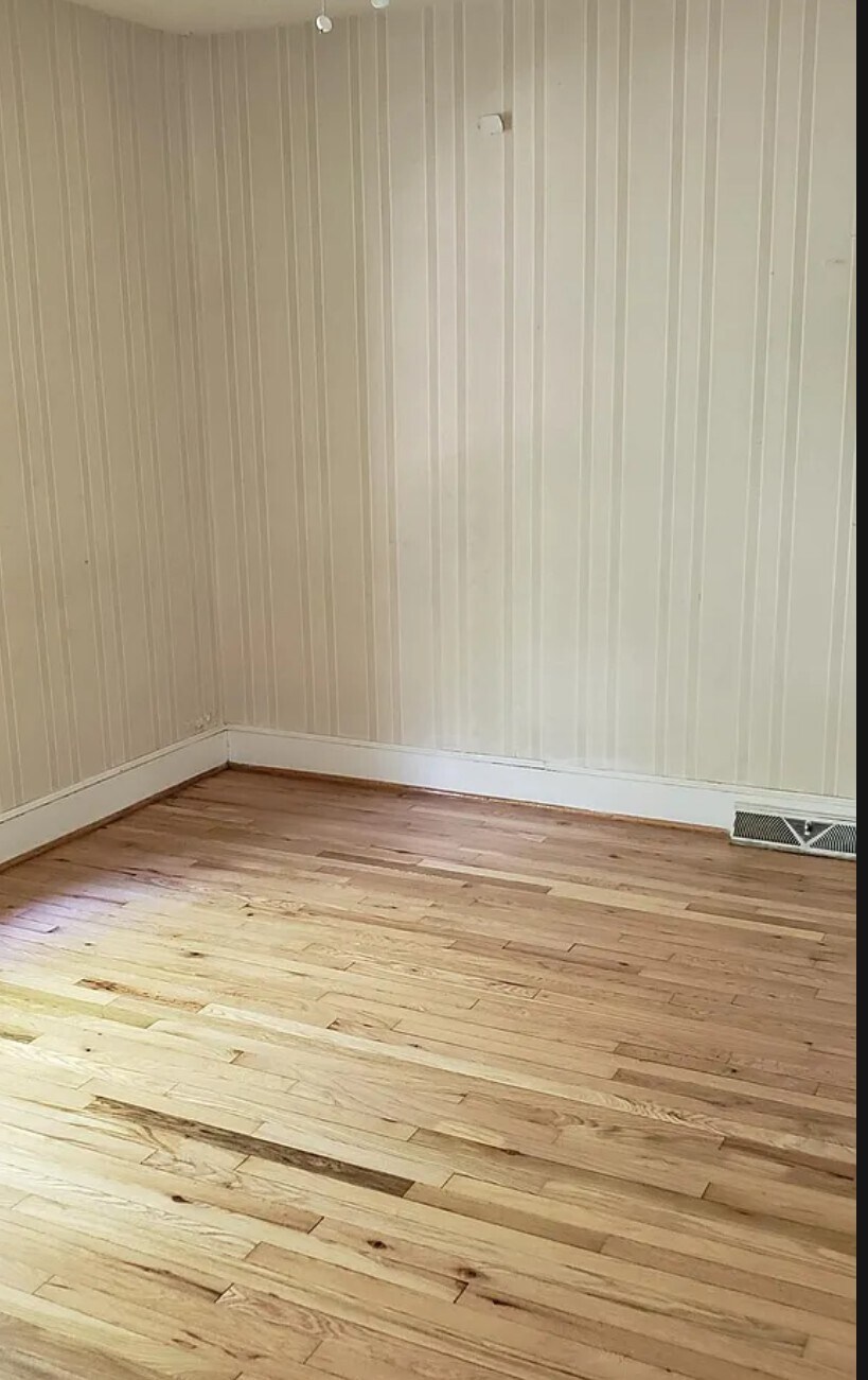 Bedroom - 3417 Capers Ave