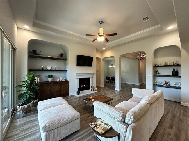 Building Photo - 240 Brentwood Dr