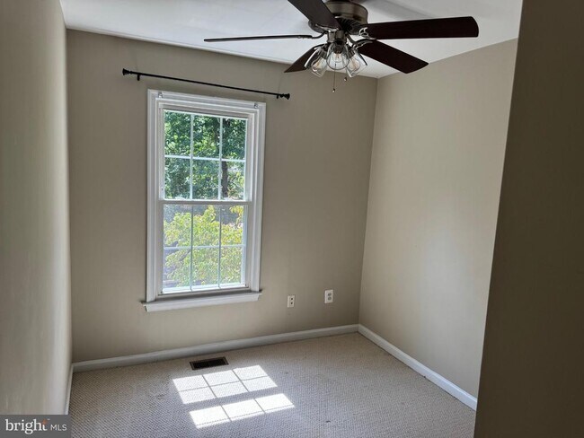 Building Photo - 6064 Clay Spur Ct