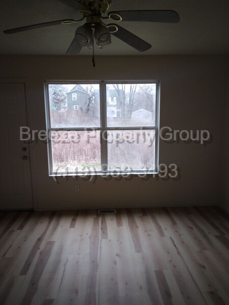 Building Photo - 132 S Forest Ave