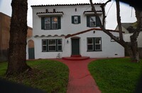 Building Photo - 4BD/3BA Single family home