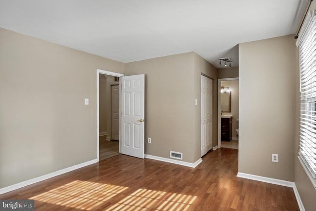 Building Photo - 1 Bridgewater Dr